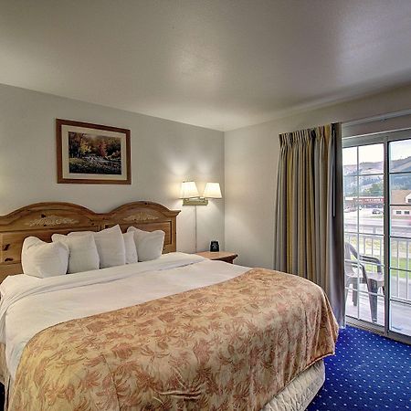 Days Inn & Suites By Wyndham Lolo Exteriér fotografie