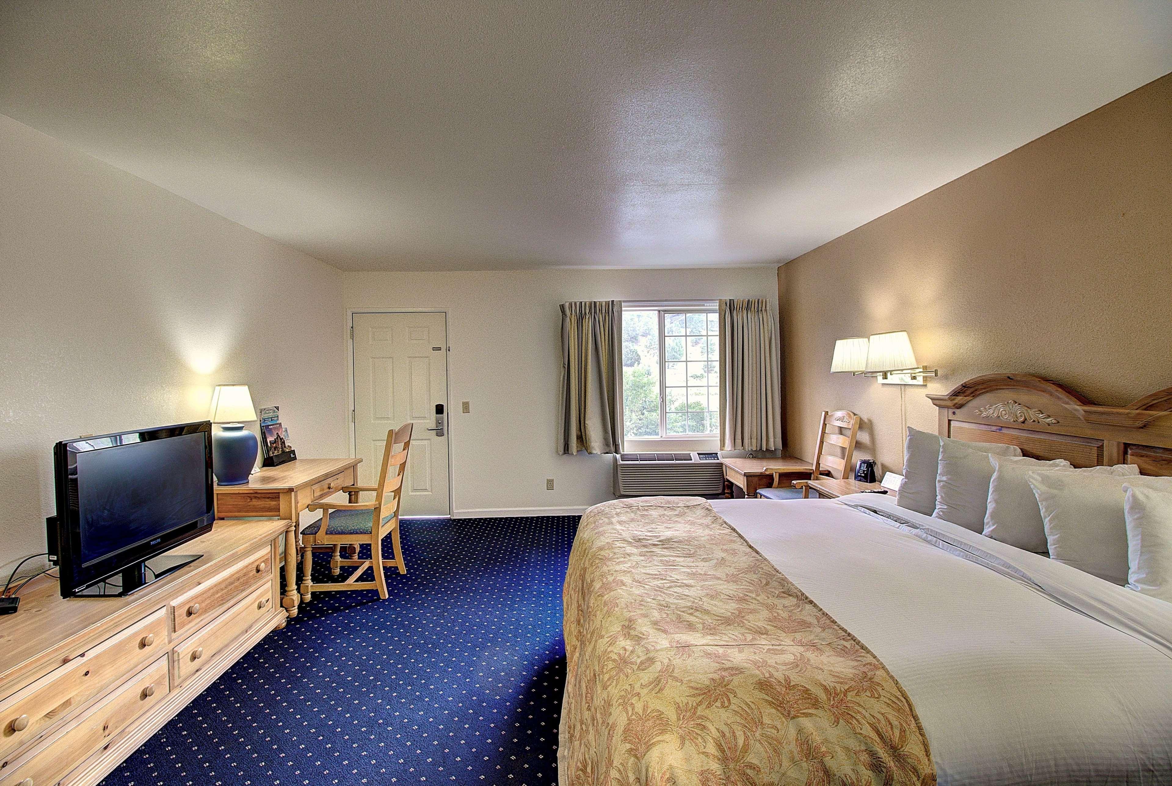 Days Inn & Suites By Wyndham Lolo Exteriér fotografie