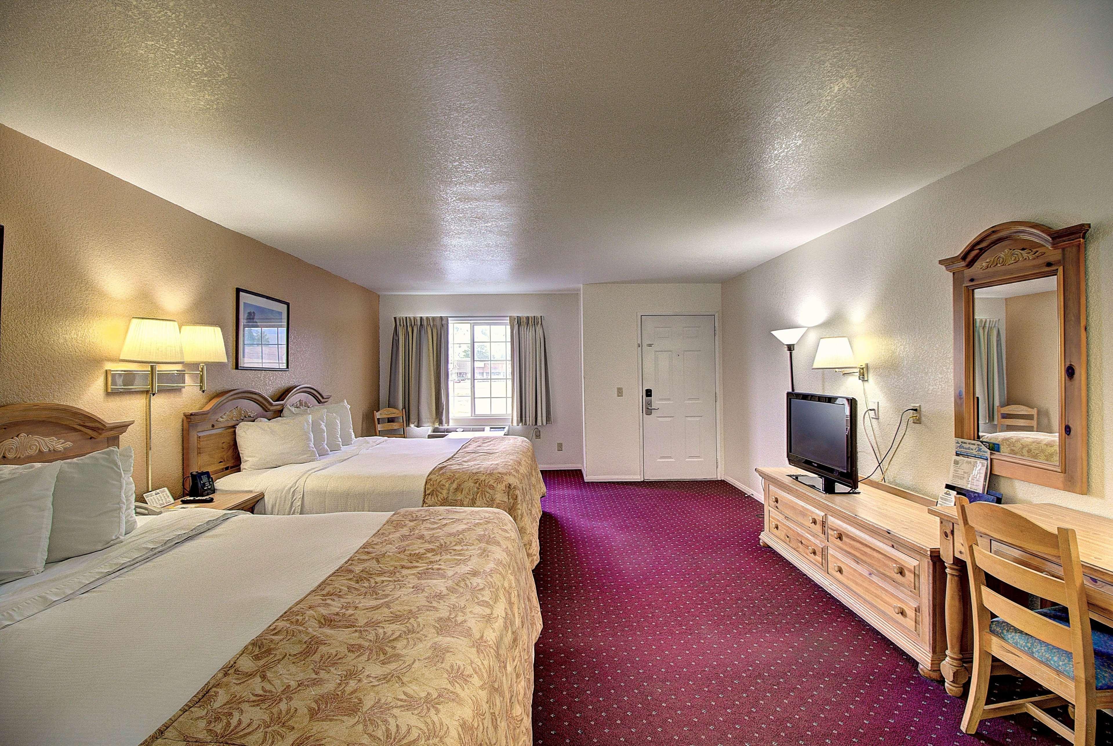 Days Inn & Suites By Wyndham Lolo Exteriér fotografie